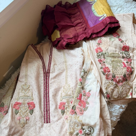 Excellent condition preloved - Picture 1 of 2